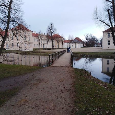Marstall Im Schlosspark Rheinsberg Exterior foto
