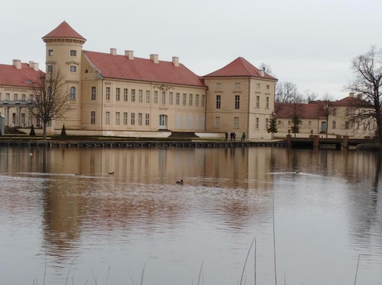 Marstall Im Schlosspark Rheinsberg Exterior foto